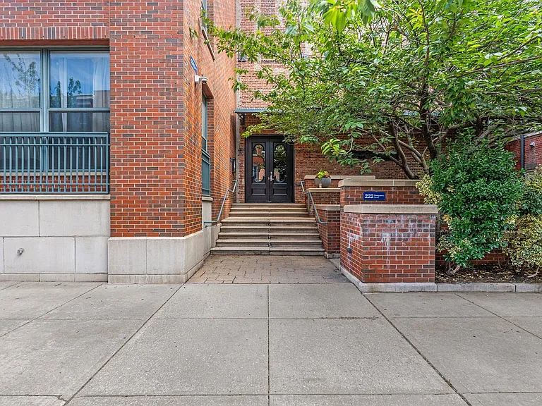 222 Montgomery St #3H — Photo 22