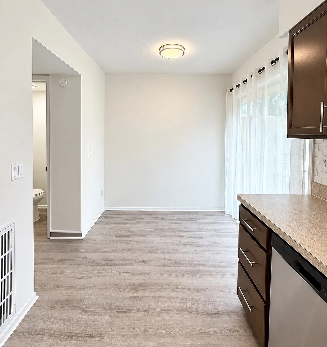 130 Georgia Ave — Photo 4