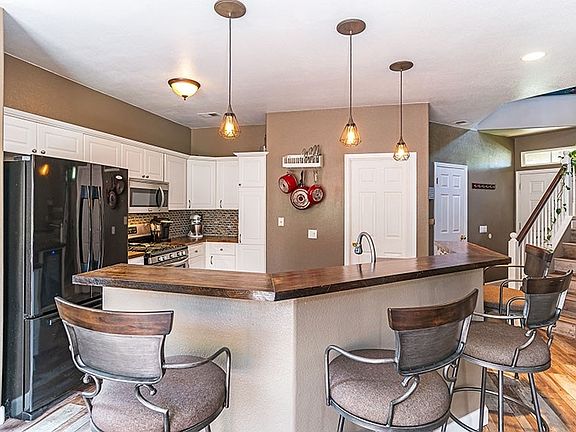 5th image of 2679 Lawry Dr