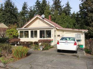 1160 Juniper Ave, Coos Bay, OR 97420