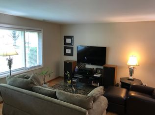 629 S McKinley Ave APT 1N, Arlington Heights, IL 60005