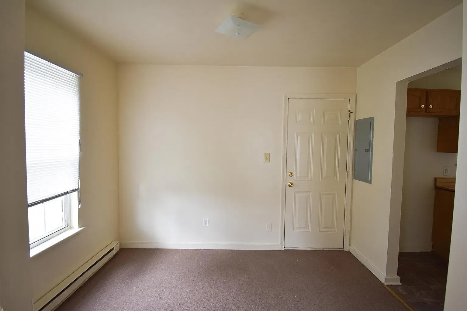 3 bed, 840 sqft, $1,800 — Photo 4