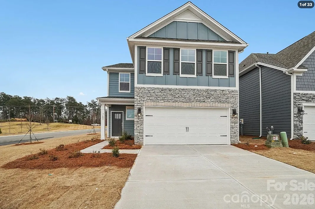 4 bed, 2570 sqft, $2,650 — Photo 1