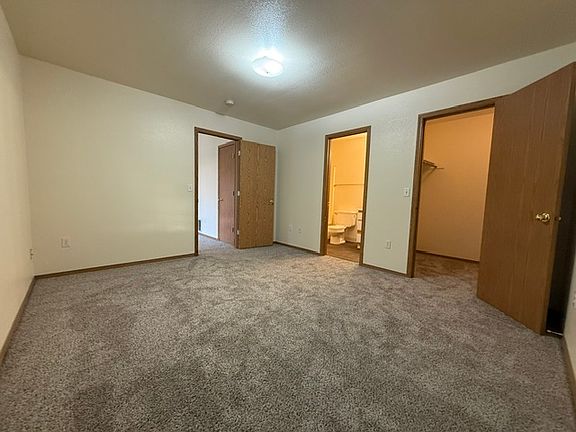 3rd image of 3300 N Lakegrove Ln #102