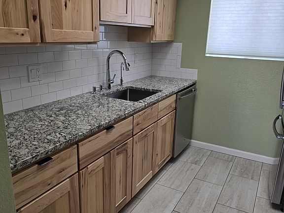 5th image of 1339 S Durham Dr