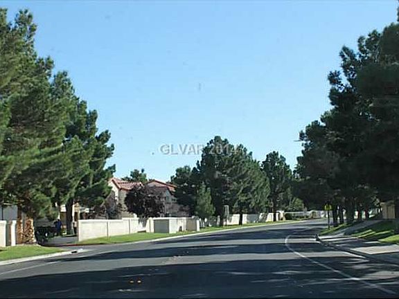 2nd image of 7725 Antero Cir