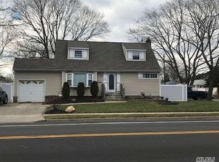154 Washington Ave, Brentwood, NY 11717