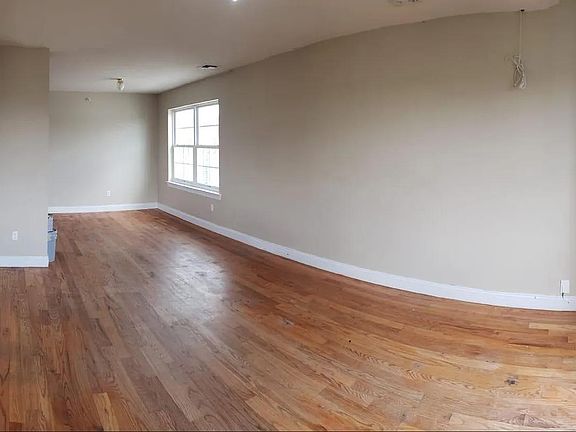 Living/Dining Area
