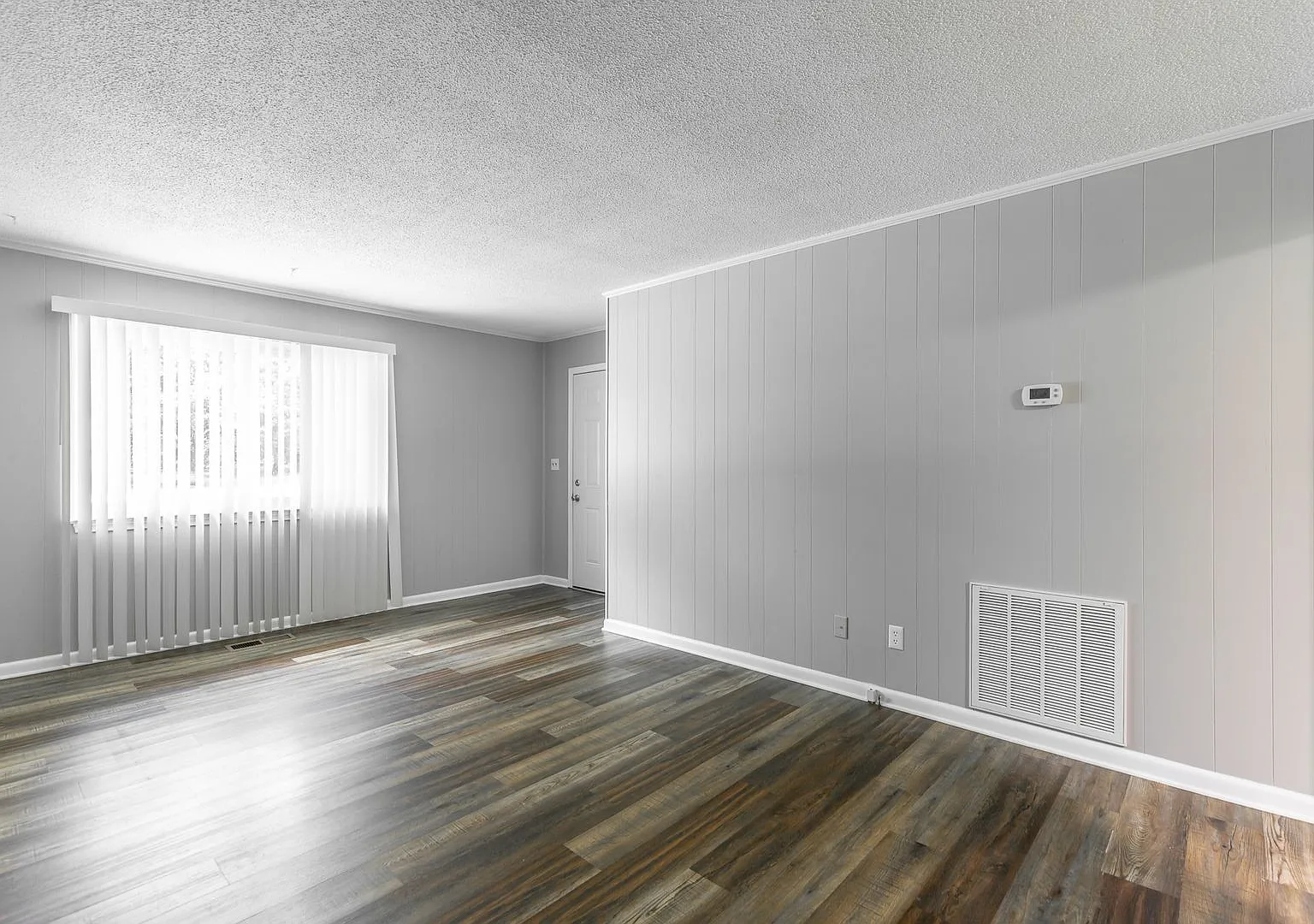 726-728 W State Line Road — Photo 3