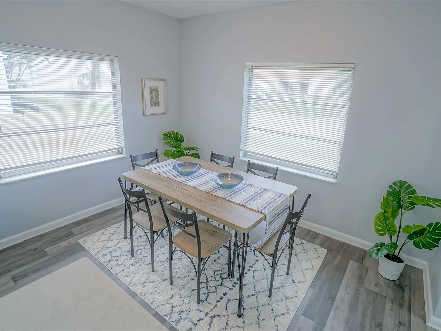 3 bed, 2.0 bath, 1340 sqft, $3,500 — Photo 4
