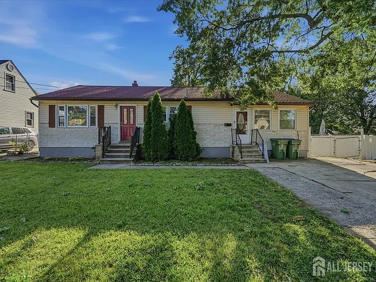 126 Orange St — Photo 1