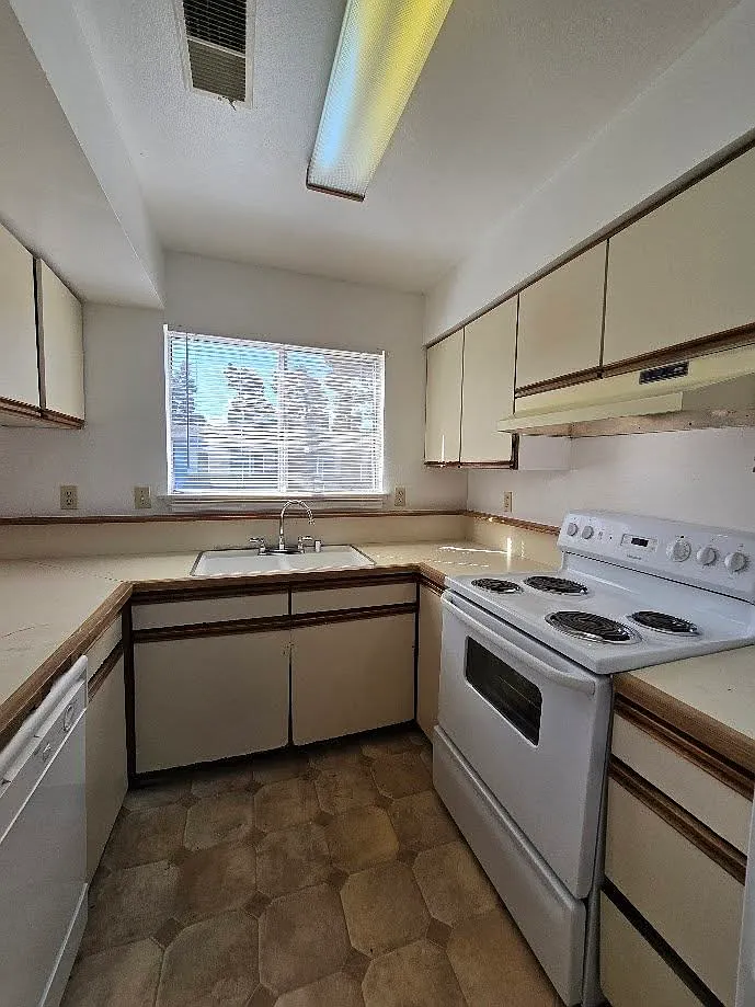 3 bed, $1,850 — Photo 3