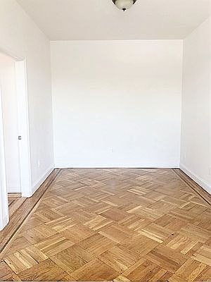 4th image of 22-70 27th St #2F