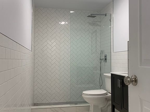 5th image of 311 Montgomery St #1