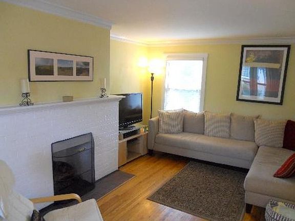 3rd image of 832 Home Ave
