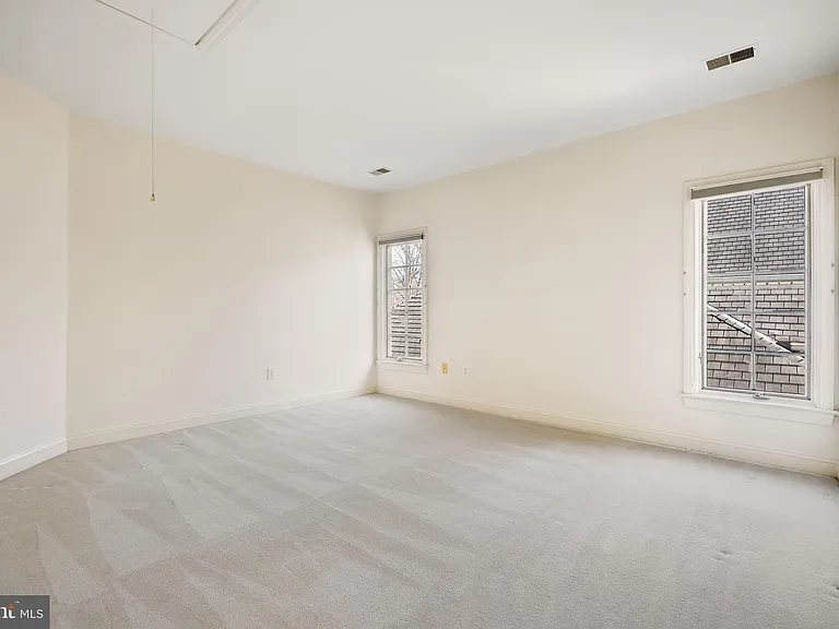 7440 Old Maple Sq — Photo 37
