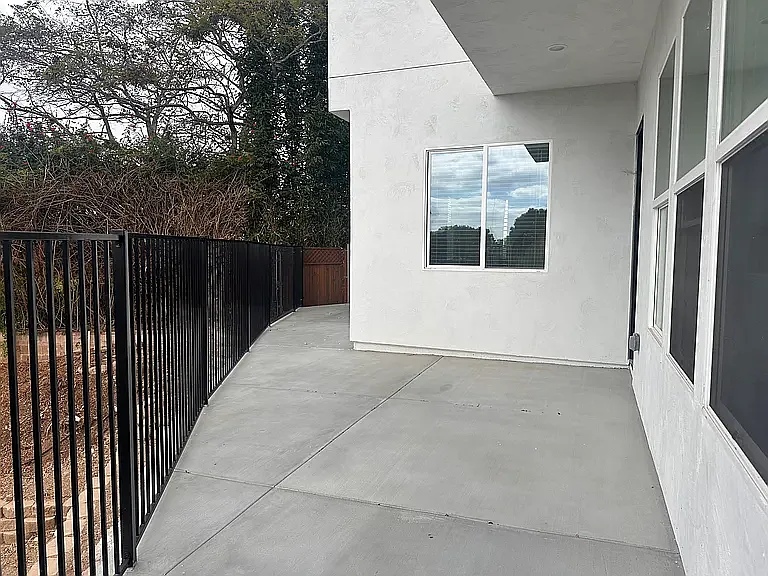3 bed, 1200 sqft, $3,950 — Photo 4