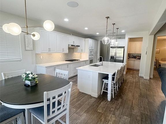 4th image of 366 Caldera St