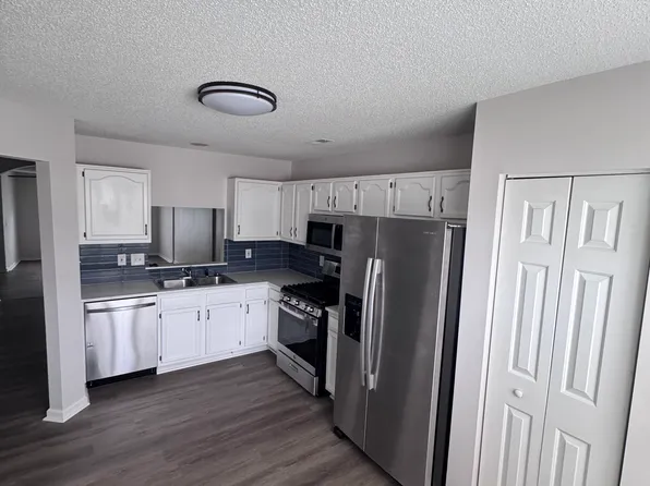 128 River Walk Ct, Hampton, VA 23669