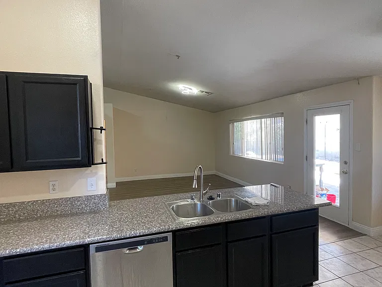 3527 Bronco Buster Ct — Photo 11