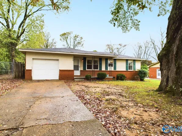 2704 Pinetree Ln NW, Huntsville, AL 35810