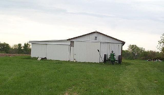 2nd image of 1061 E 650th Rd N