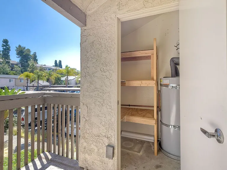 8545 Villa La Jolla Dr #H — Photo 19