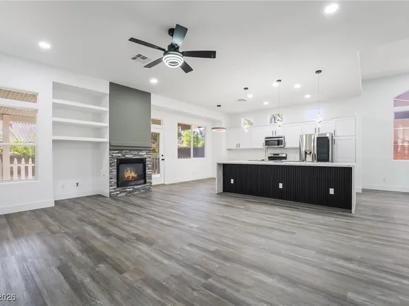 8880 Star Valley Ct, Las Vegas, NV 89123