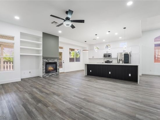 8880 Star Valley Ct, Las Vegas, NV 89123
