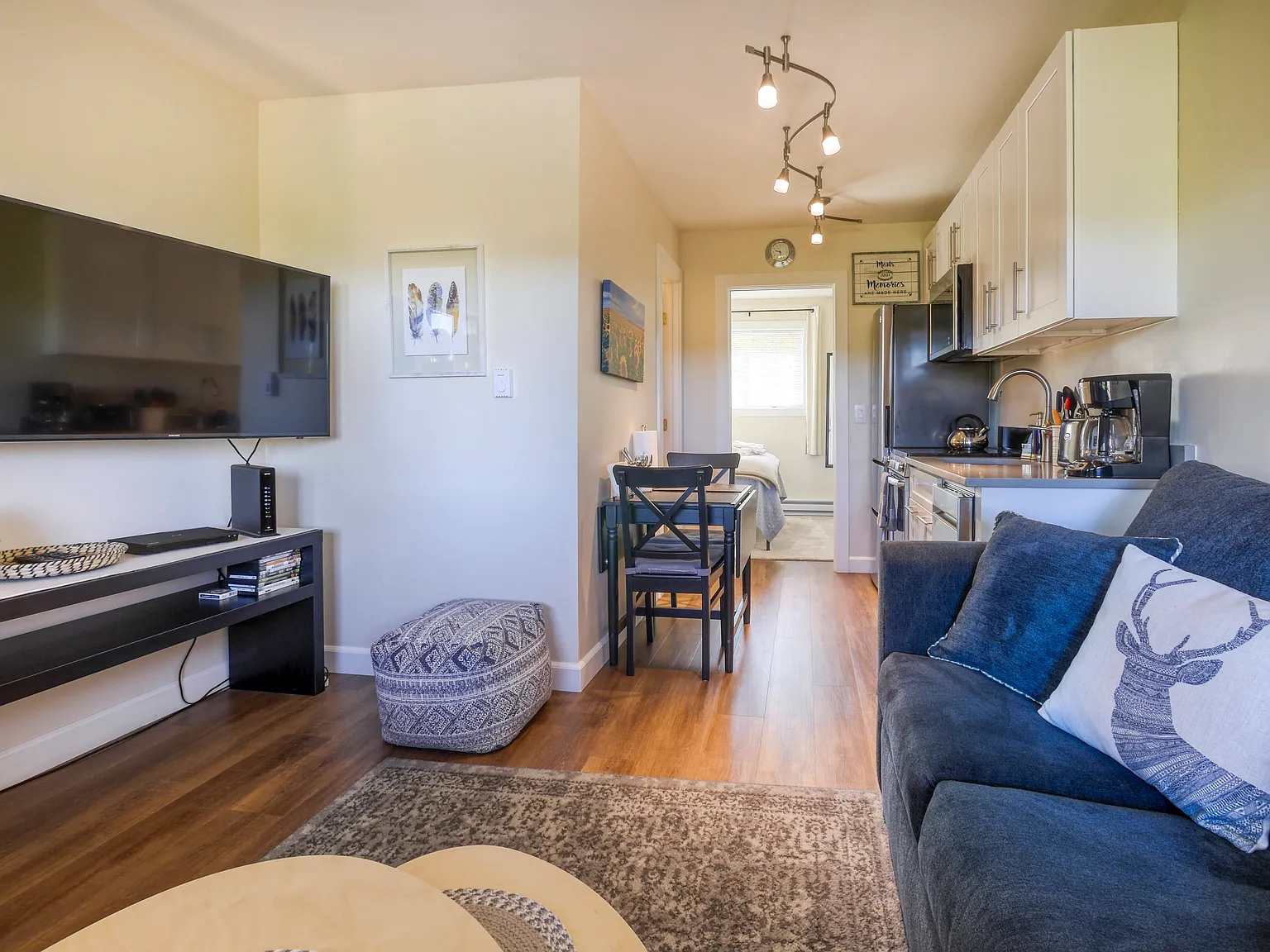 1 bed, 300 sqft, $2,250 — Photo 2