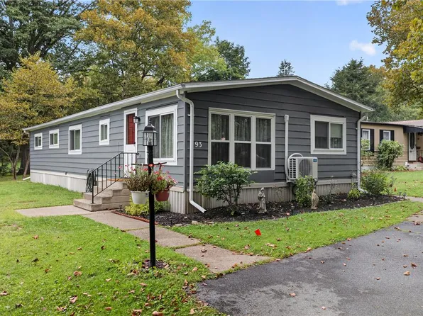 93 Hickory Hills Dr, Bath, PA 18014