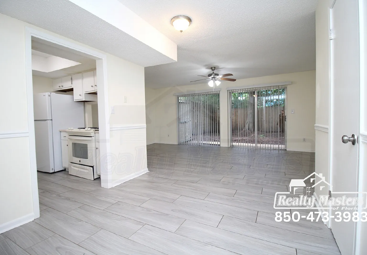 3 bed, 2.5 bath, 1276 sqft, $1,425 — Photo 2