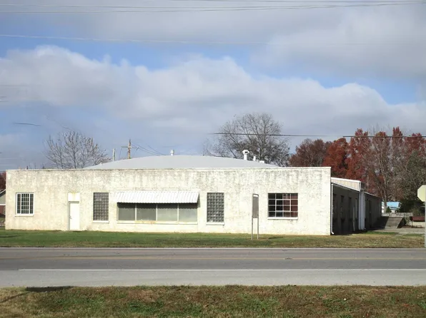 1600 W Main St, Carmi, IL 62821