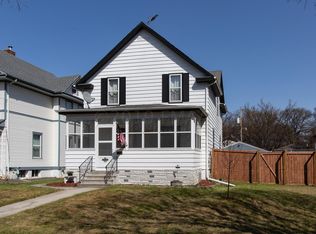 910 10th St S, Fargo, ND 58103