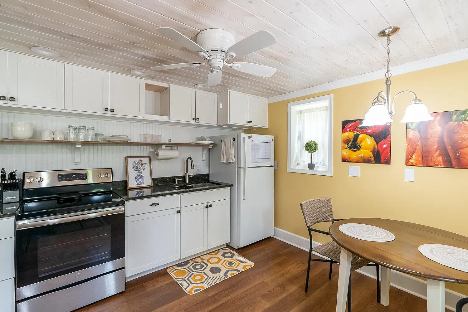 Studio, 377 sqft, $1,300 — Photo 4