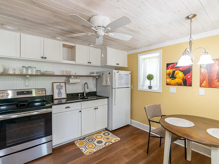 71 Linden Ave #4 — Photo 4