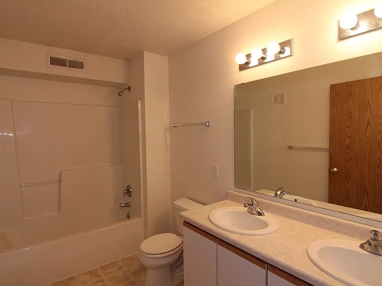 2882 Coral Ct — Photo 11