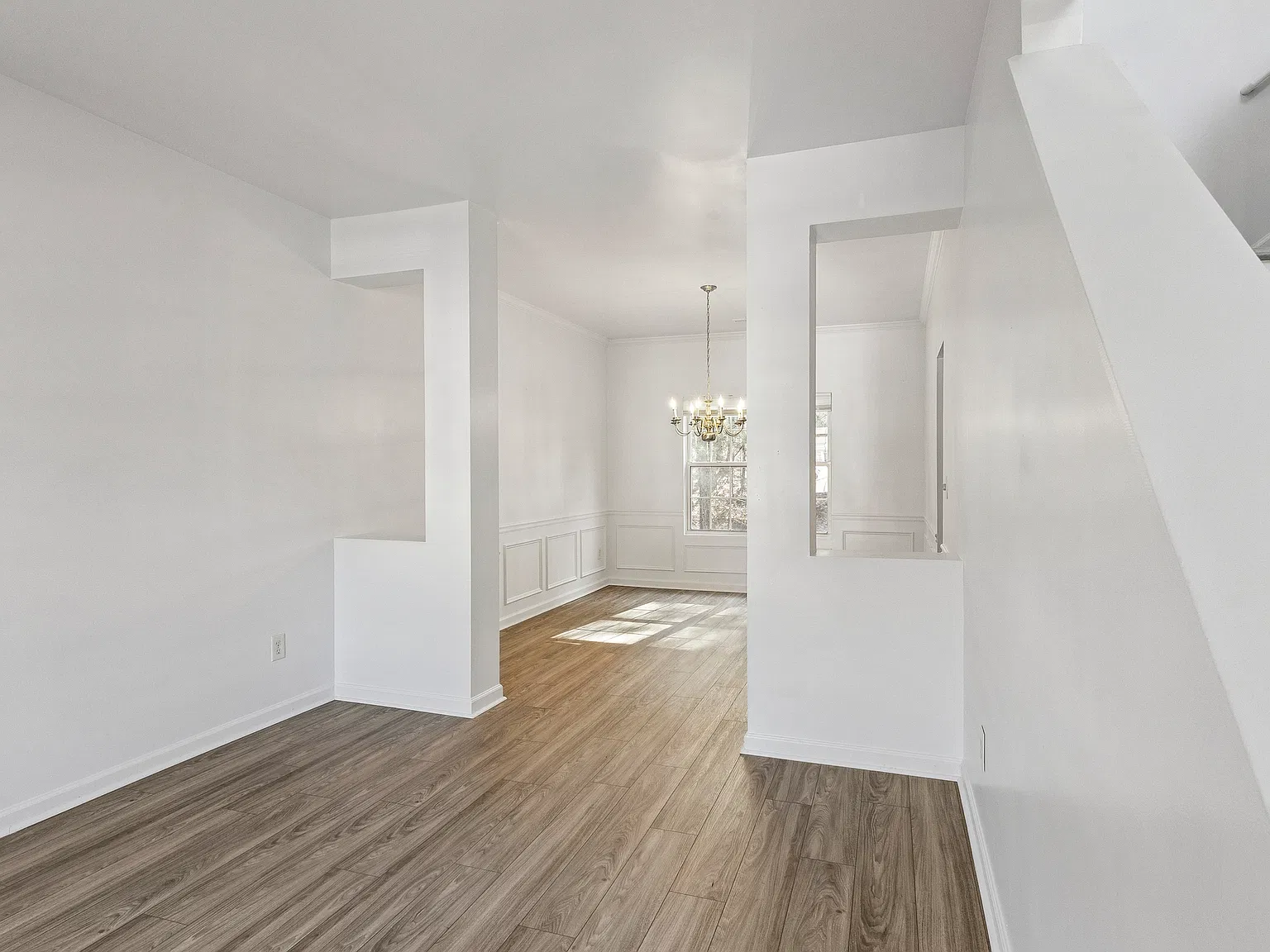 4 bed, 2.5 bath, 2398 sqft, $2,500 — Photo 4