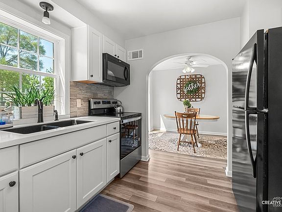 5th image of 1606 Clark St