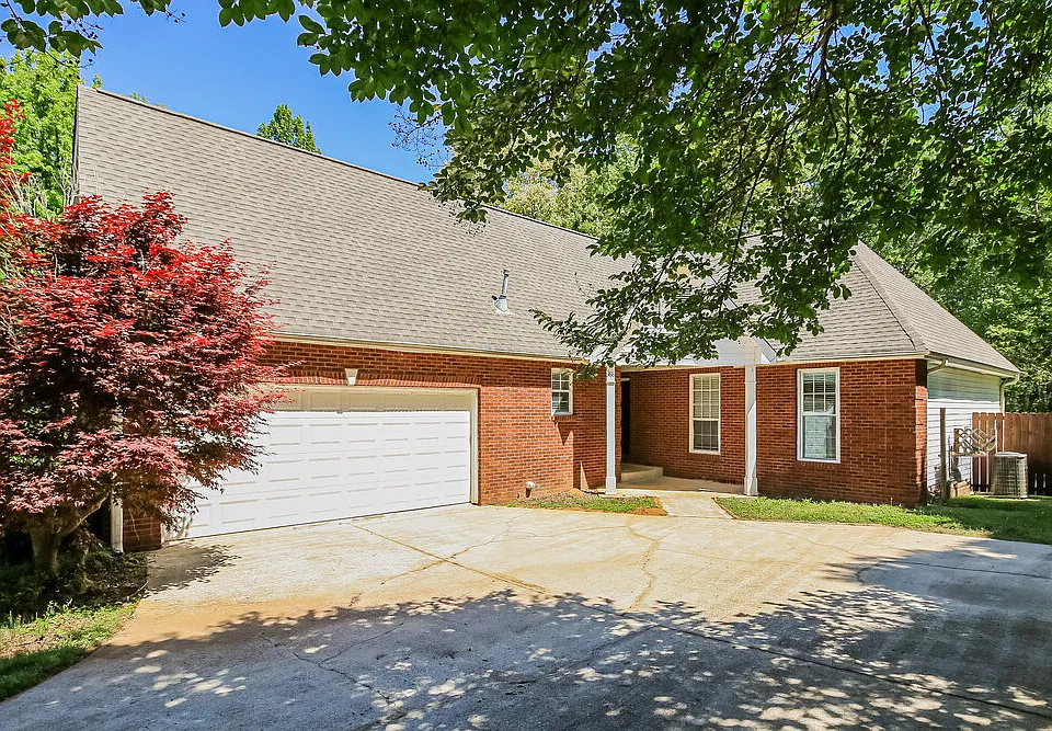 388 Jasmine Dr