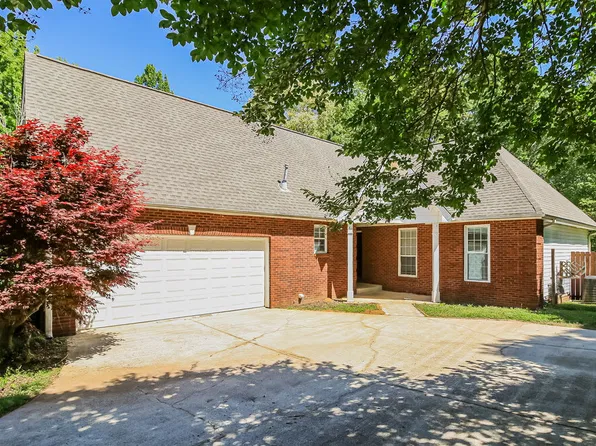 388 Jasmine Dr, Locust Grove, GA 30248