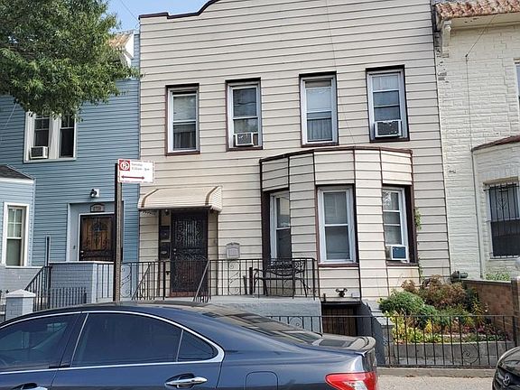 3rd image of 2726 Holland Ave