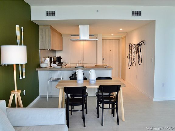 4th image of 1000 Brickell Ave Unit 4704