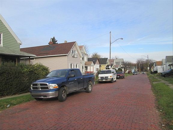 4th image of 3470 E 71st St