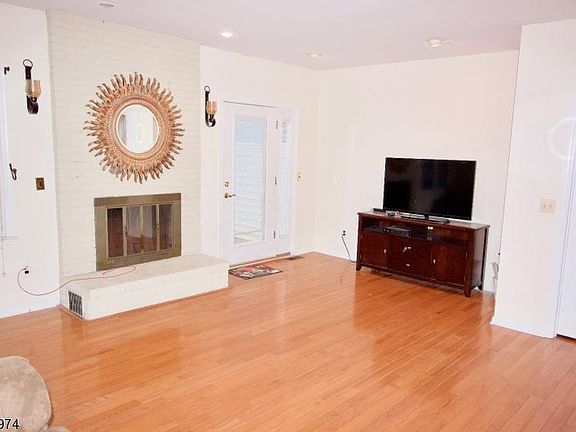 2nd image of 511 Sturbridge Ct