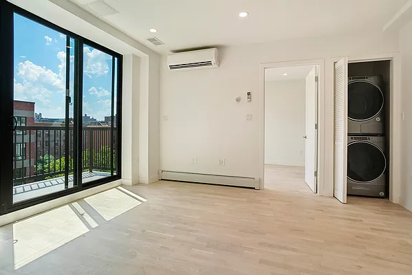 Rented by Bond New York | media 2