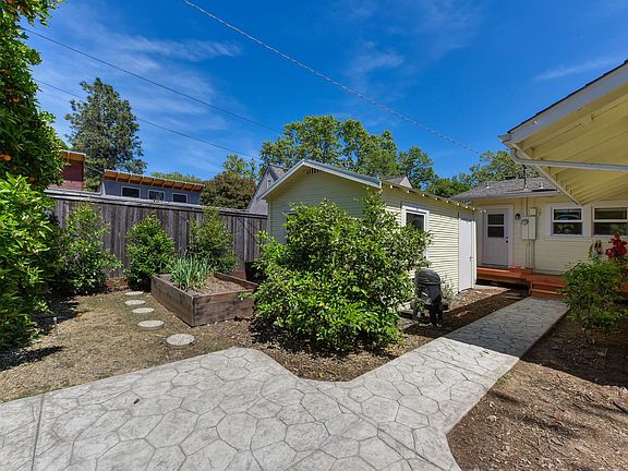 3rd image of 700 San Miguel Way