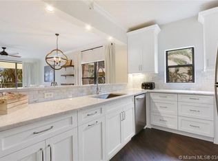 100 Uno Lago Dr APT 205, Juno Beach, FL 33408