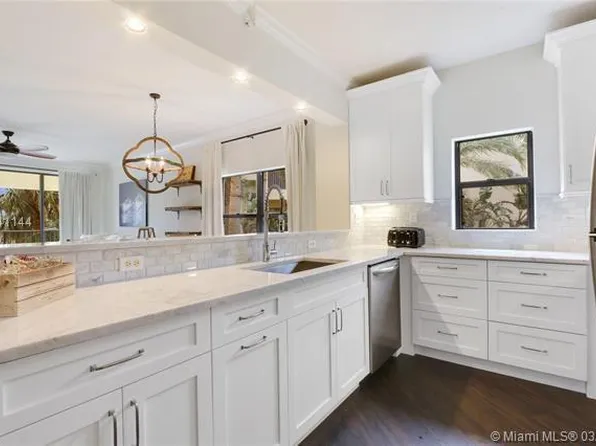 100 Uno Lago Drive #205, Juno Beach, FL 33408