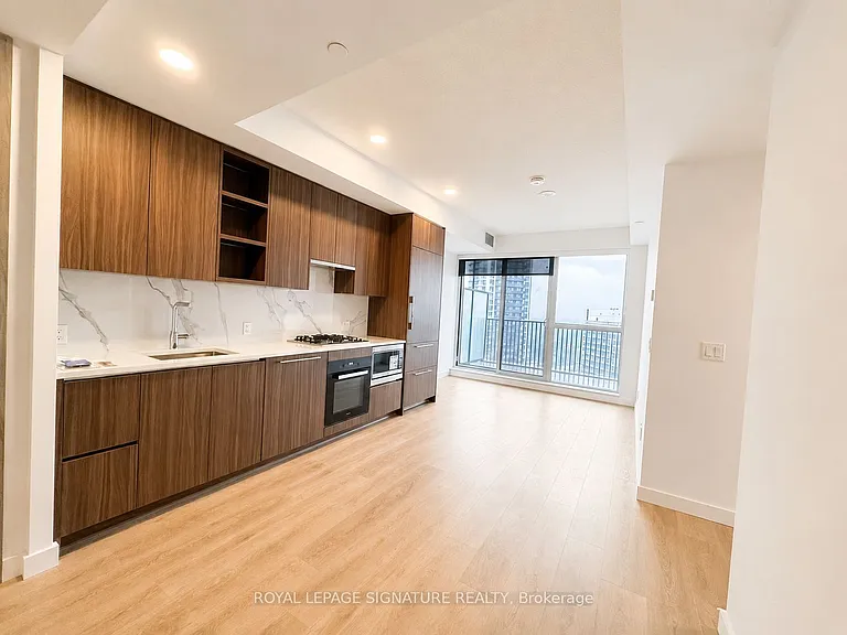 18 Esther Shiner Blvd #2302 — Photo 2